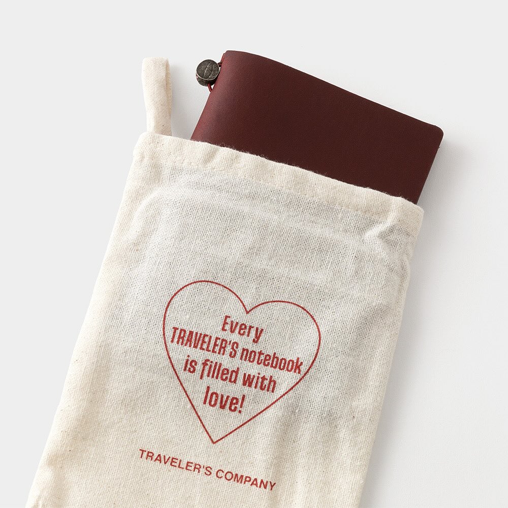Traveler's Notebook Love and Trip Red Edition (Standard Size)