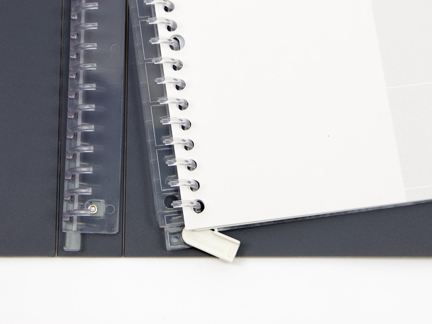 Maruman Clarte Loose Leaf Binder B5