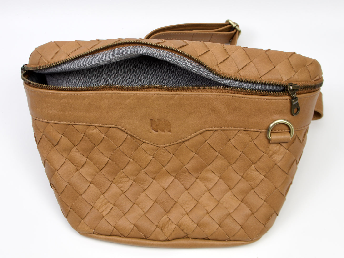 milloo Haris Fanny Pack Handwoven Milk Coffee