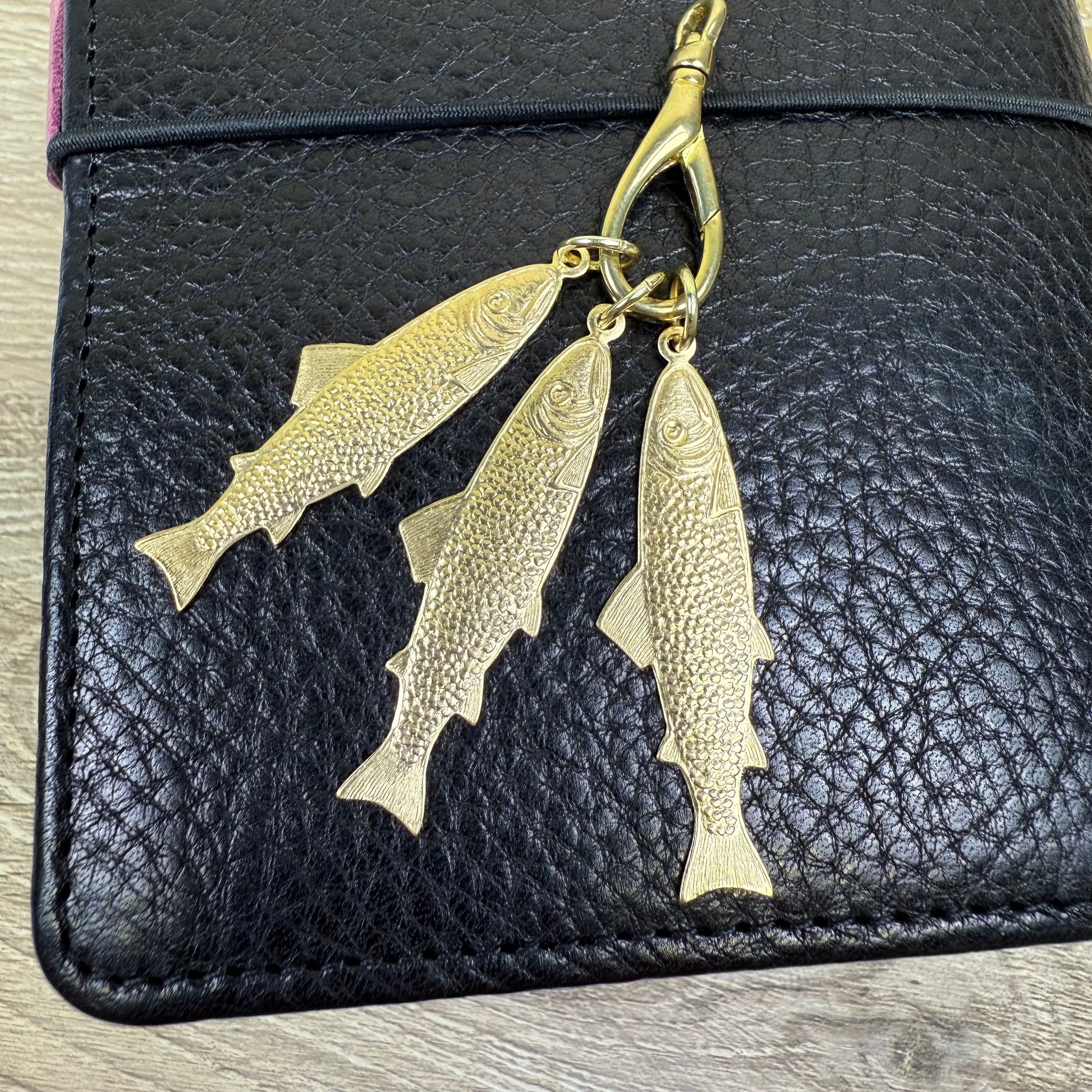 Fish Brass Charm for Traveler's Notebook – Tokyo Pen Shop Fish Brass Charm for Traveler's Notebook – Tokyo Pen Shop