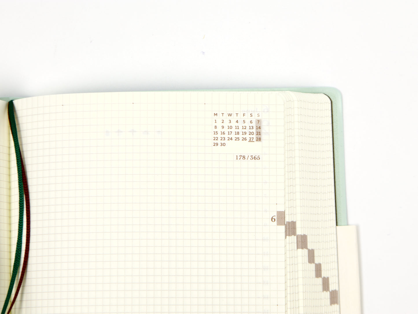 Midori Hibino 2025 A6 1 día 2 páginas