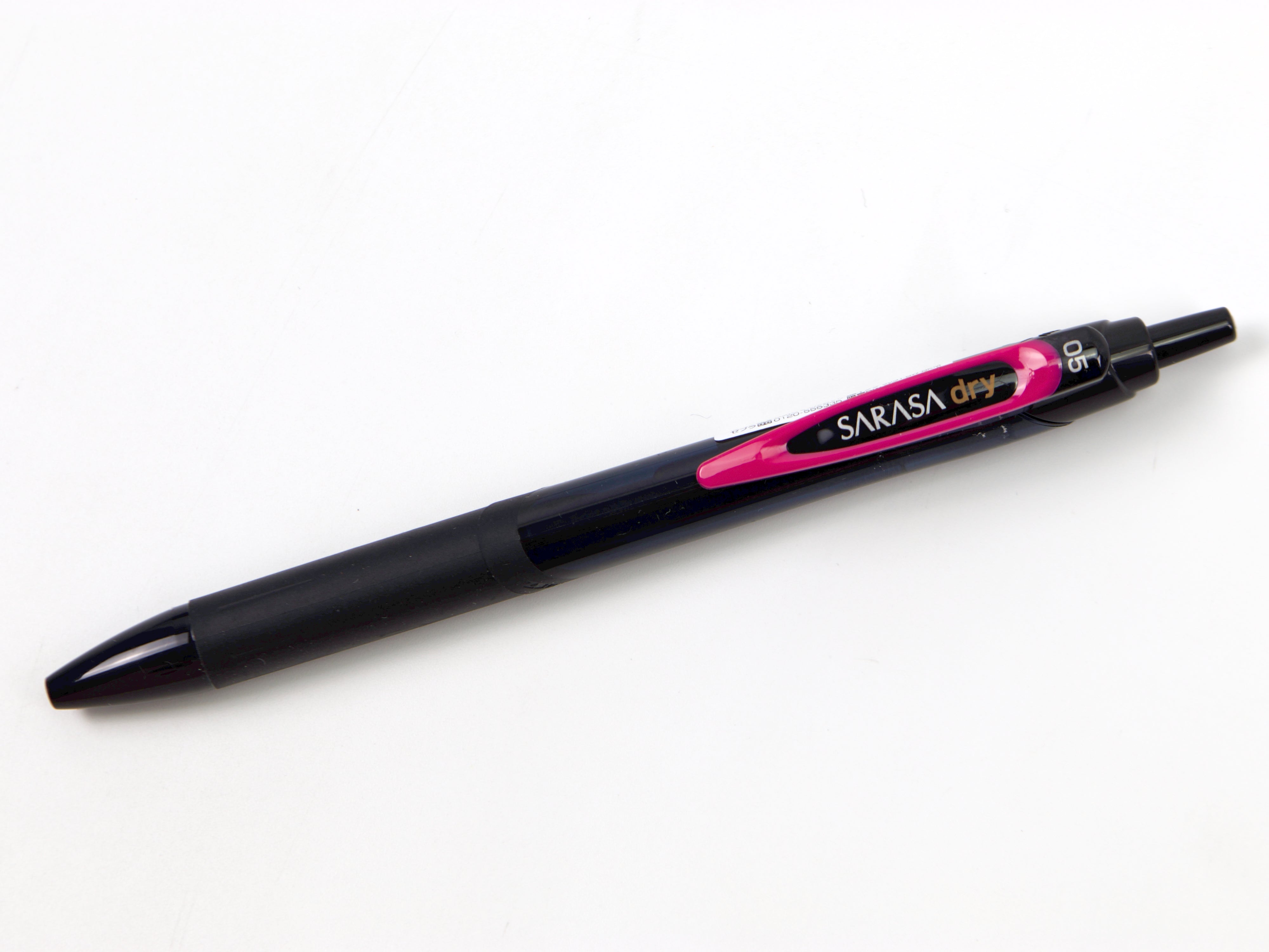 Saraです。 Zebra Sarasa Dry Black & White LTD - Tokyo Pen Shop