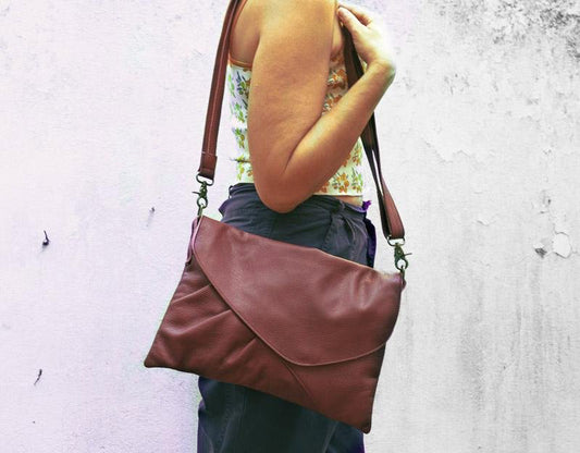 Bolso bandolera Milloo Erato en color burdeos